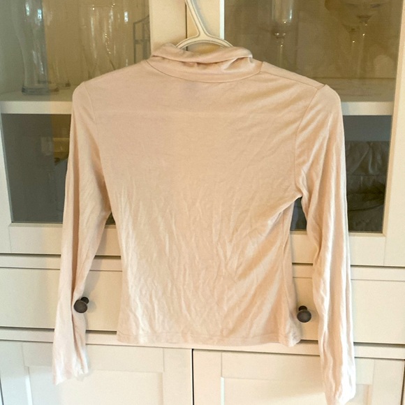 Womens white turtleneck. - Picture 2 of 2